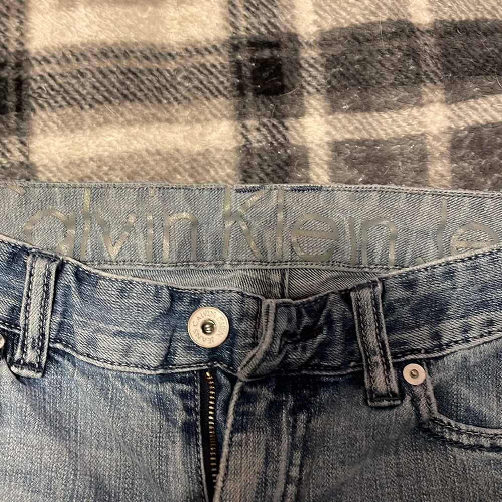 Calvin Klein - Picture 3 of 3
